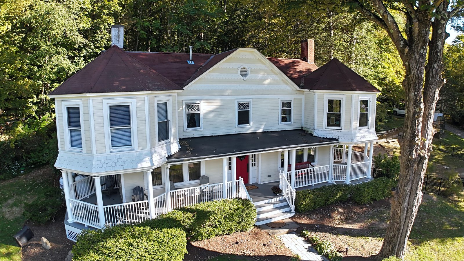 30 Old Post Rd N Front Drone Aerial Overhead